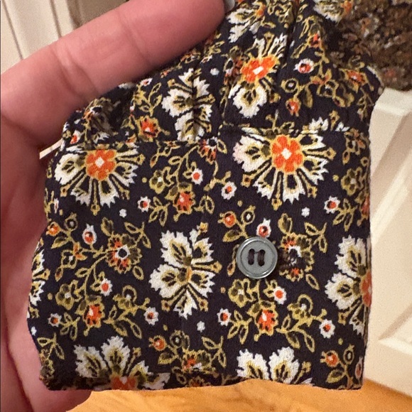 LOFT Black and Orange Floral Blouse Size S - Picture 5 of 7